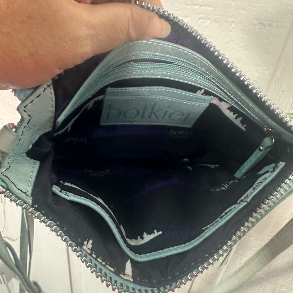 Botkier Trigger Womens Blue Leather Studded Zipper Crossbody Shoulder Bag EUC - Picture 9 of 12